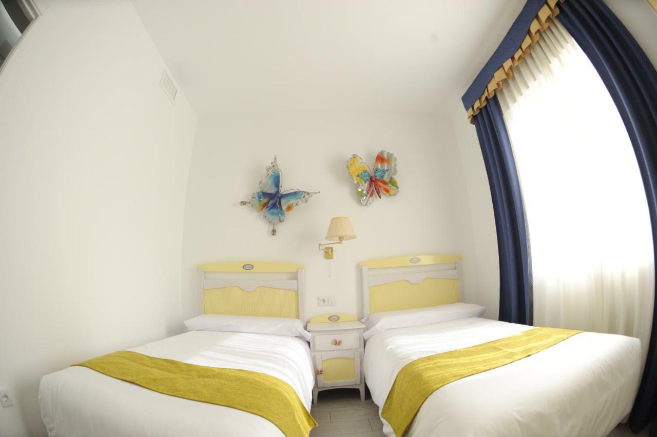 Retiro Del Teatro Almagro Hotell Exteriör bild